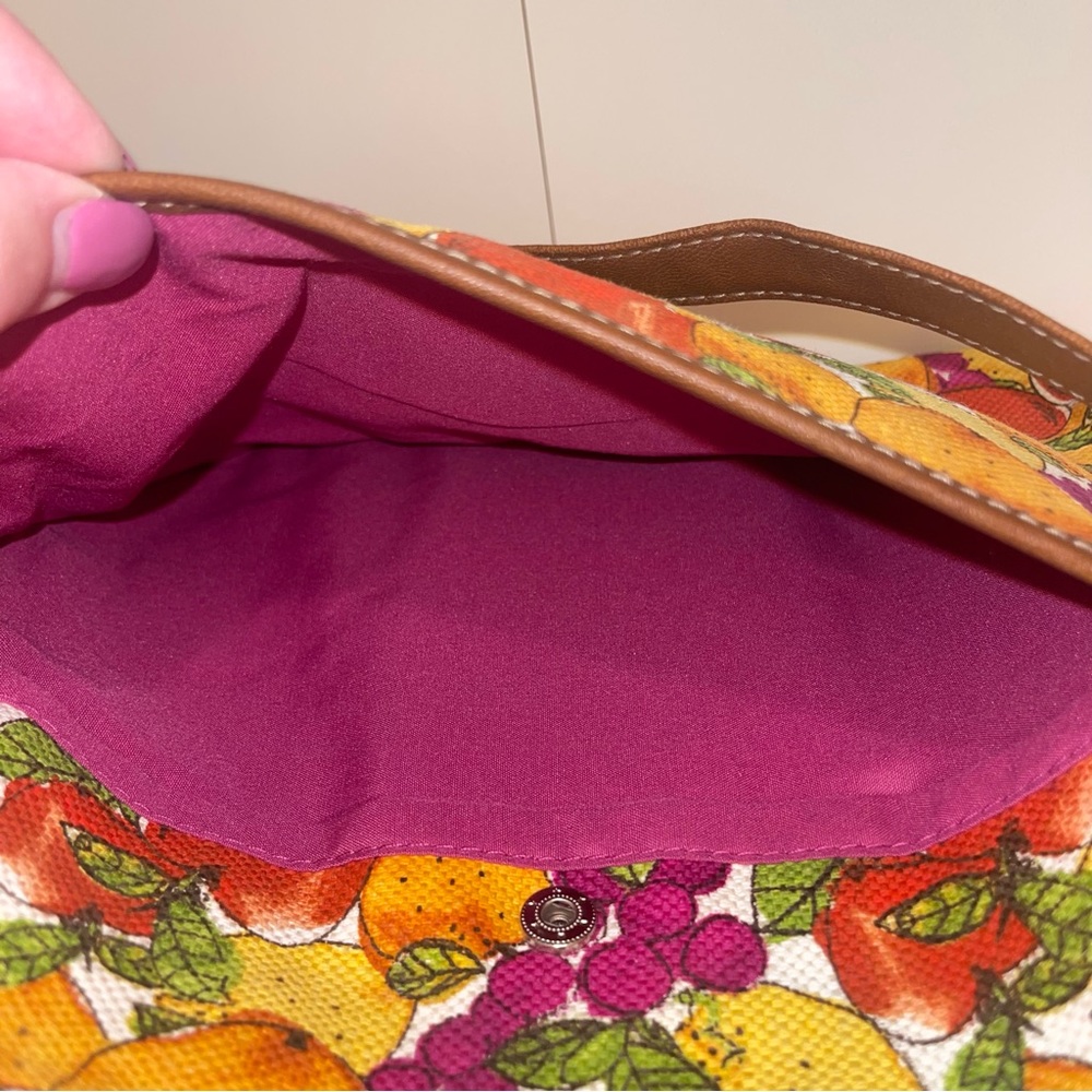 Relic vintage inspired vibrant pink fruit pattern crossbody purse - Picture 10 of 10